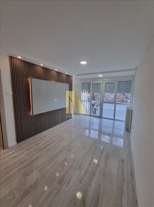 Kompletno renoviran dvoiposoban stan na Detelinari