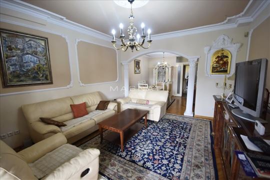 Kuća sa garažom, dvorištem i zasebnim App ID#5475