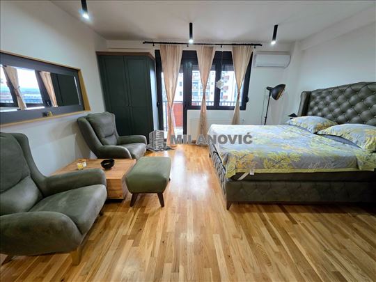 Lux apartman sa stvarima