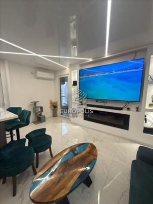 Lux namešten stan, trosoban, na odličnoj lokaciji 