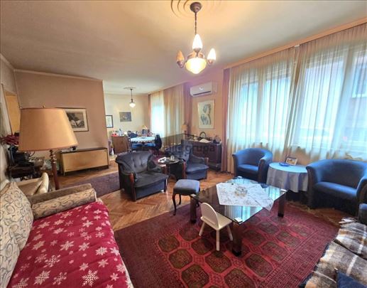 Odličan, Vukov spomenik