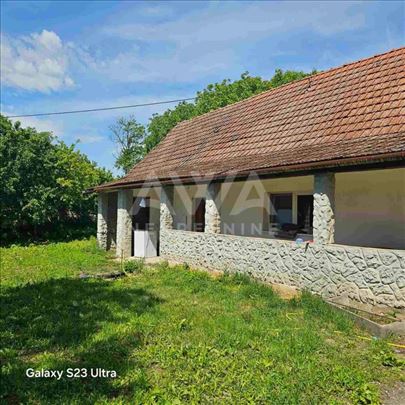 Porodična kuća - Bezdan (ulaz iz pravca Sombora)