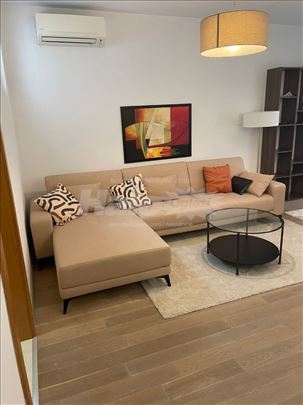 Trosoban stan u novoj zgradi u Sinđelićevoj ulici