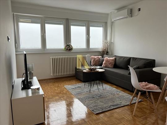 Za izdavanje 1,5 stan od 40m2 u blizini Ž.Stanice