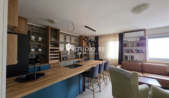 Zrenjanin, Lesnina, Stan, 3.0, 83m2