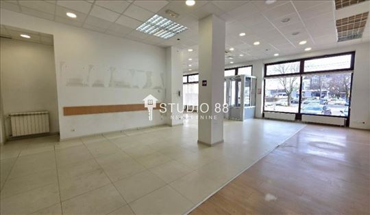 Zrenjanin, Žitni Trg, Lokal, 190m2