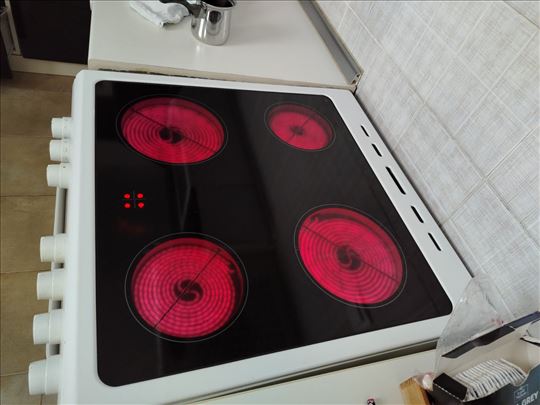 Električni šporet i aspirator