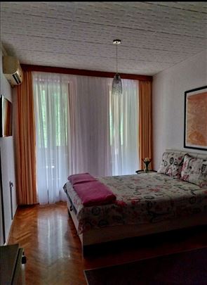 Garsonjera kod Snežnika