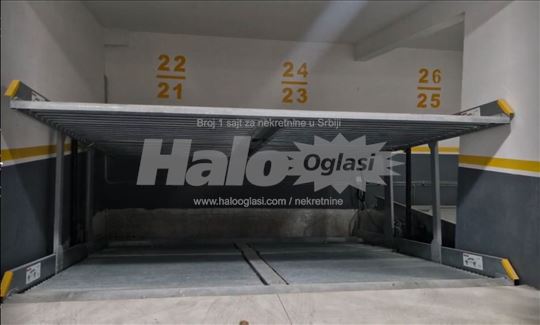 Izdajem garazu(lift/donji nivo) 100m od Ada Mall-a