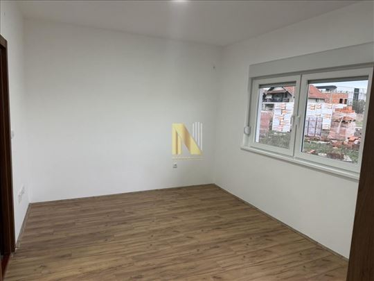 Jednoiposoban stan u novogradnji - Adice