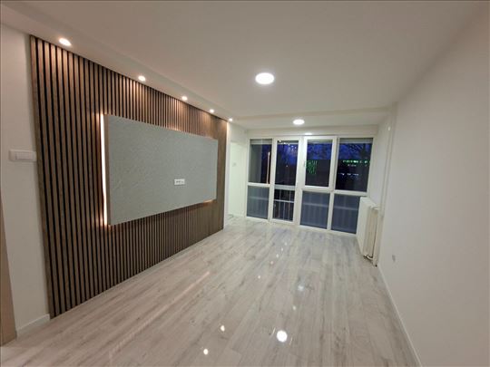 Kompletno renoviran dvoiposoban stan u Rumenačkoj