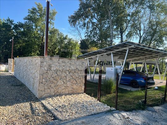 Kompletno sredjen plac - privatno vlasništvo 1/1