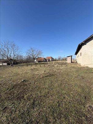 Na prodaju  kuća  u Resniku