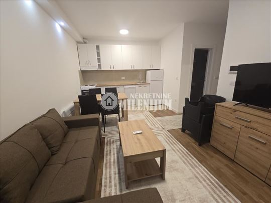 Nov, moderno namesten stan na odličnoj lokaciji ID