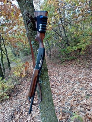 Poluautomatska lovačka puška