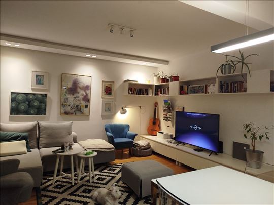 Prodaje se trosoban stan u Golf naselju luc de lux