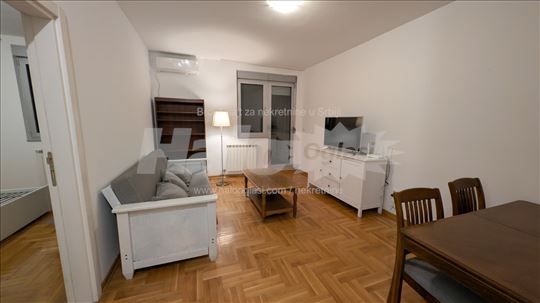 Stan i garažno mesto - Vukov spomenik/Đeram