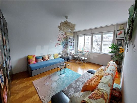 Stan u blizini Hrama Sv. Save