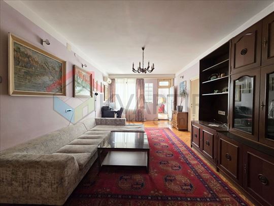 Strogi Centar, Krunska, uknjižen 6.0 soban, 168 m