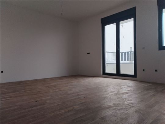 Vrh, Lux, Novo, 2 spavace sobe