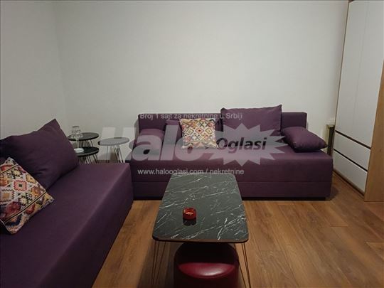 Crveni krst, izdajem 1.5 kompletno namešten stan