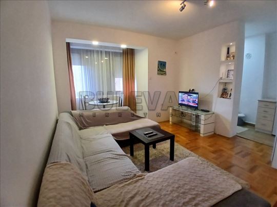 Izdaje se jednoiposoban stan kod Šivare, 50m2