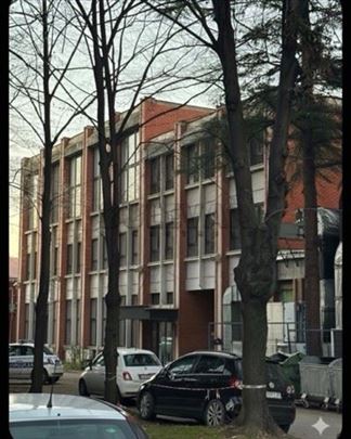 Izdaje se poslovni objekat u Mašinskoj industriji