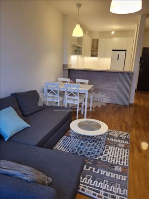 Izdajem stan u kompleksu Alph City kod Aviv parka