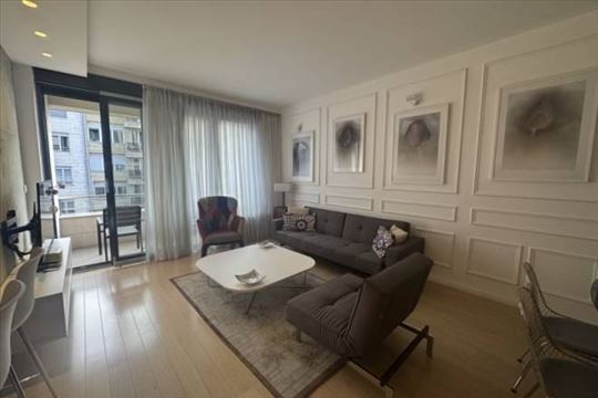 Izdajemo lux 2.0 stan na Vračaru, kod Hrama, 72m2