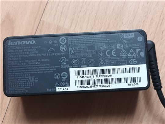 Lenovo AC adapter (punjač za laptop)