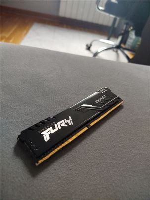 Neispravan  8gb 2444MHz DDR4