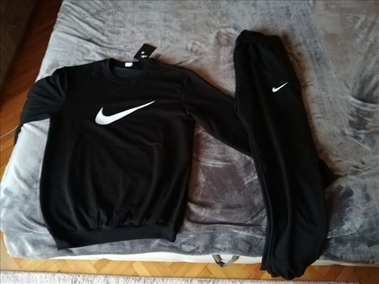 Nike komplet – crni – nov– L veličina