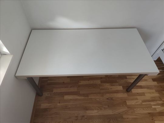 Očuvan beli kancelarijski sto 160 x 80 cm