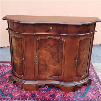 Ocuvana Prelepa stilaska Komoda 