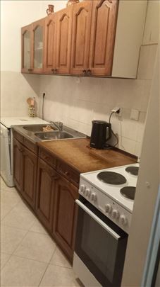 Prodajem kuhinjske elemente od punog drveta