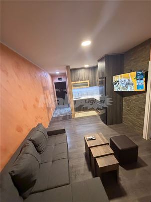 Stan na ledinama iza holleywoodlanda