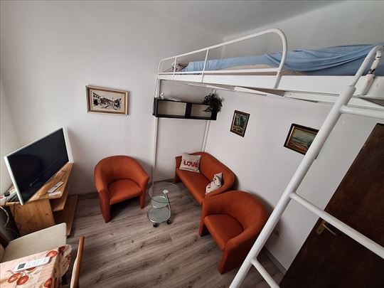 Bulevar/Ustanicka, 18m2