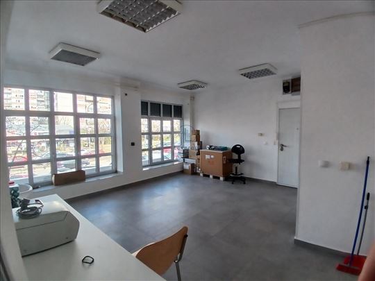 Lokal, Bulevar Maršala Tolbuhina, 100m2