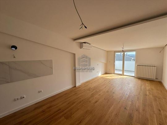 Lux, novogradnja, sa garažom