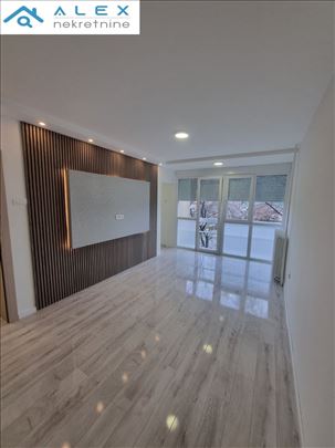 Odličan renoviran trosoban stan na Detelinari