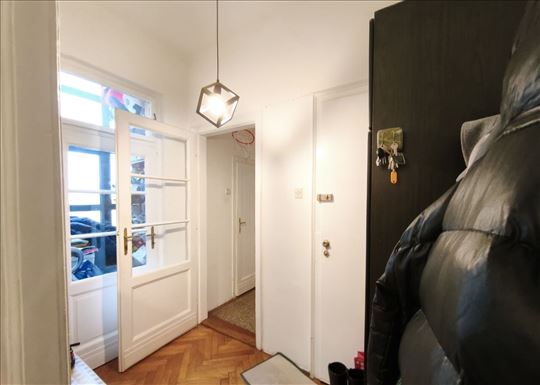 Odlična lokacija, uknjižen