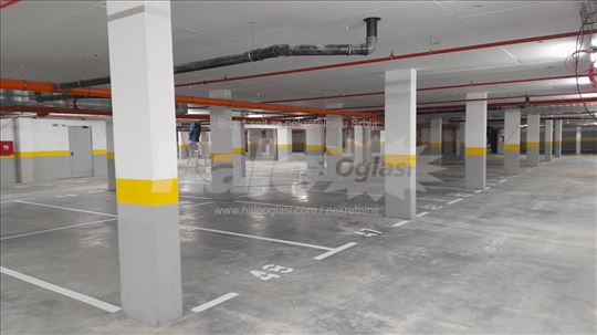 Petefi Šandora 19 Atrium Telep garažno mesto