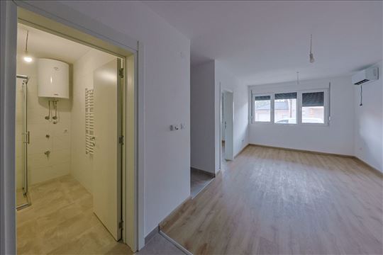 POVOLJNO- stan na Ledinama, prodaja