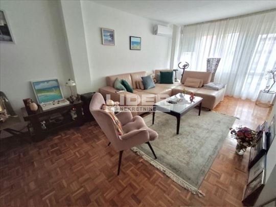 Prelep, praktičan i uknjižen! ID#135599