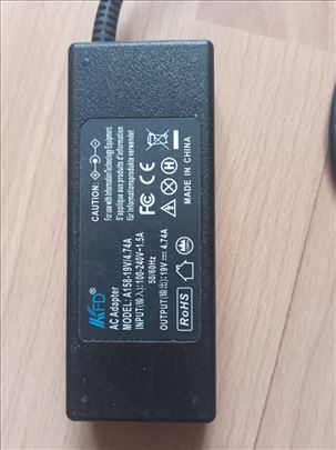 Punjač za laptop 19V, 4.74A (90W)