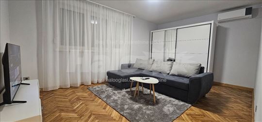 Dvosoban 60 m2, namešten, renoviran LUX, Rakovica