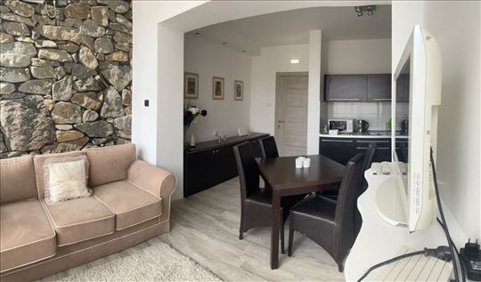 Slavija, odmah useljiv, sa uračunatim troškovima