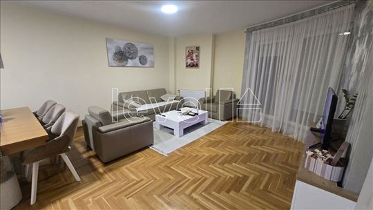 Stan,Novi Sad,Bulevar Evrope,kv: 91.00, € 270000