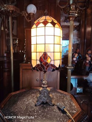 Stara Stilska Tiffany Lampa ocuvano