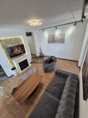 Useljiv,  renoviran, moderan,